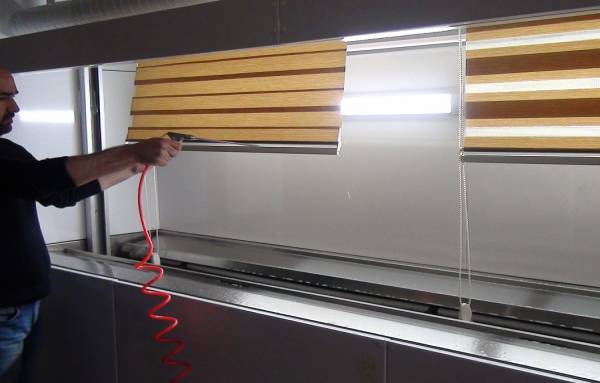 How to Wash Roller Blinds?